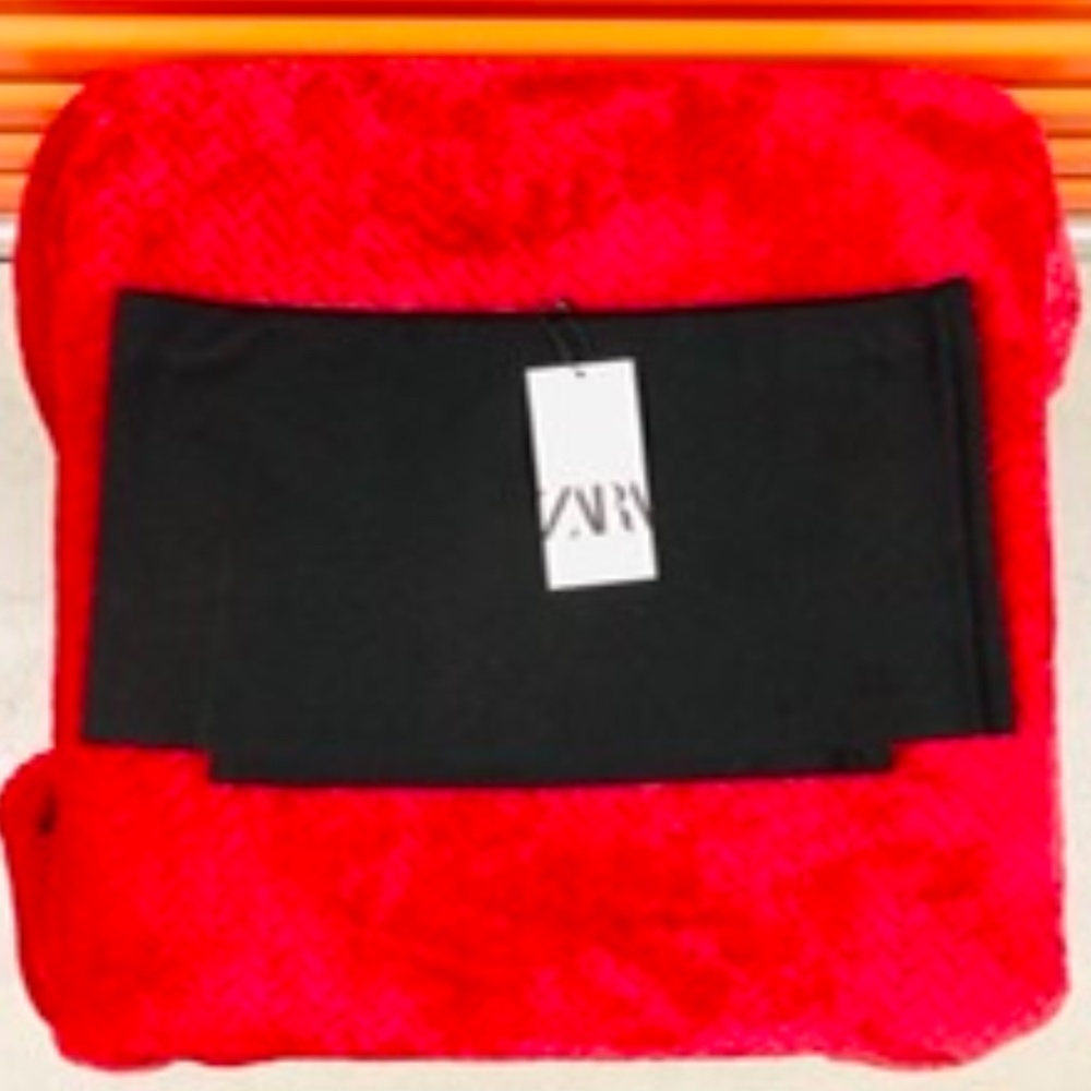 NWT ZARA Off the Shoulder Cropped Top, M